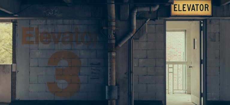 Kompakt, klar, kompetent – Warum kurze Präsentationen nicht nur Zeit sparen Kompakt, klar, kompetent – Warum kurze Präsentationen nicht nur Zeit sparen